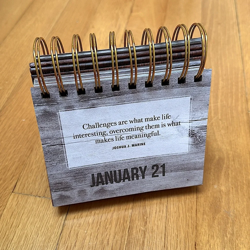 📆 Forever Filp Calendar Inspirational Quotes in Woodgrain Effect EEUC